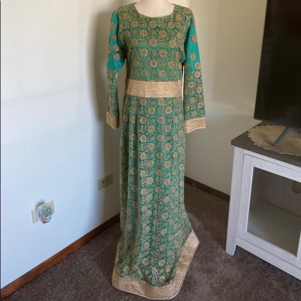 New long sleeve hijabi green dress size 14
